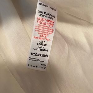 Light weight, 3 pocket, 1 front button jacket